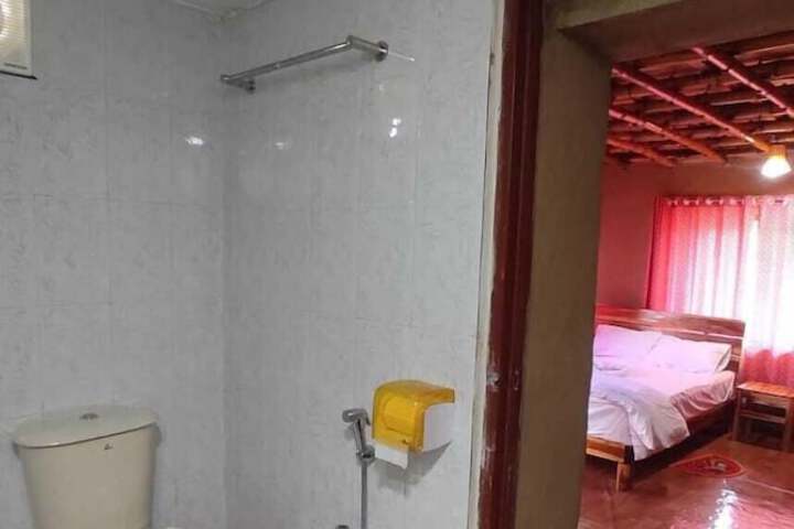 Room 26 of 100