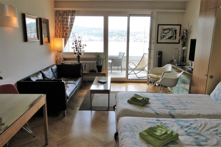 Room 2 of 47