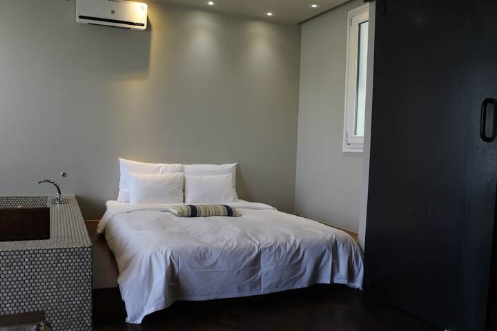 Room 45 of 92