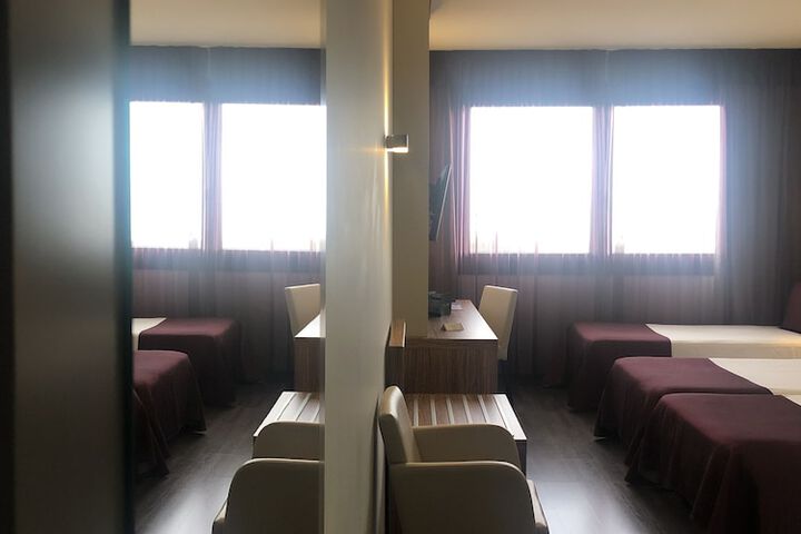 Room 12 of 38