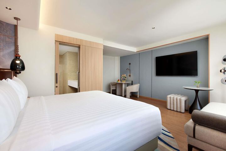 Room 16 of 81