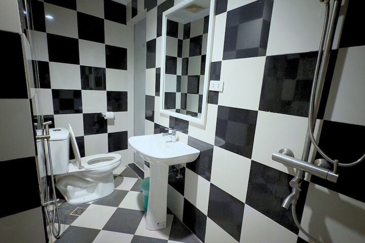Room 70 of 114