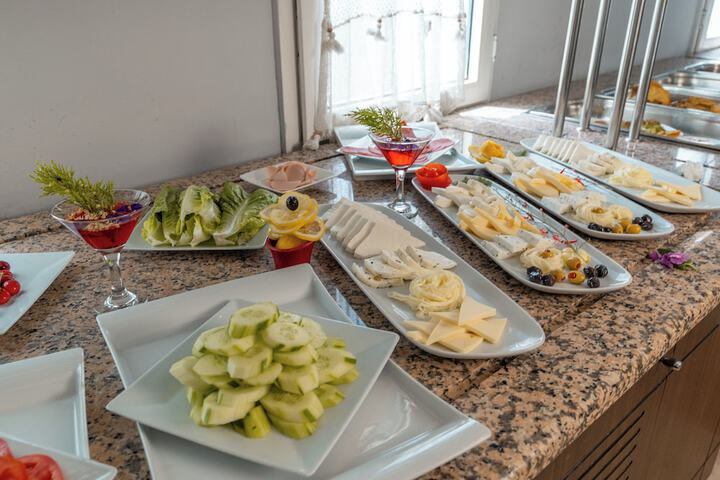 Dining 141 of 184