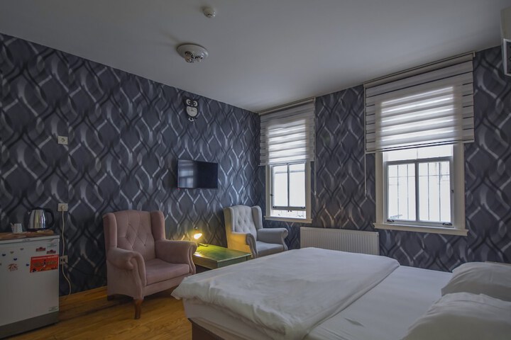 Room 70 of 99
