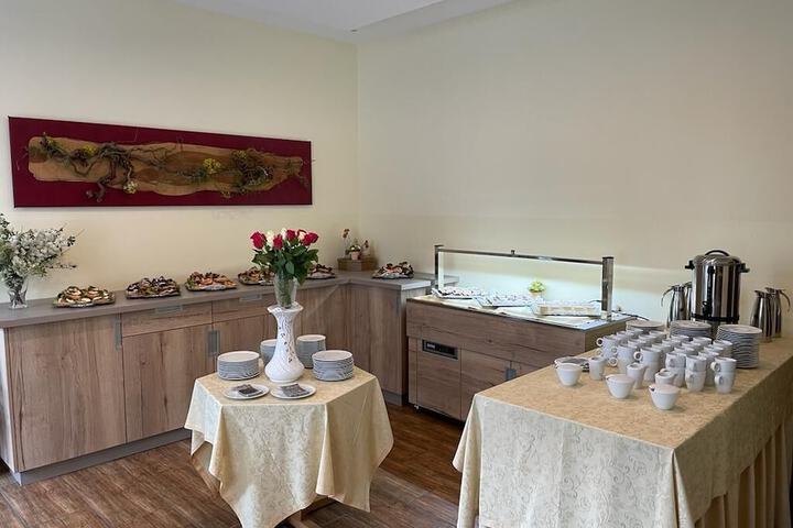 Breakfast/Coffee Service 12 of 25