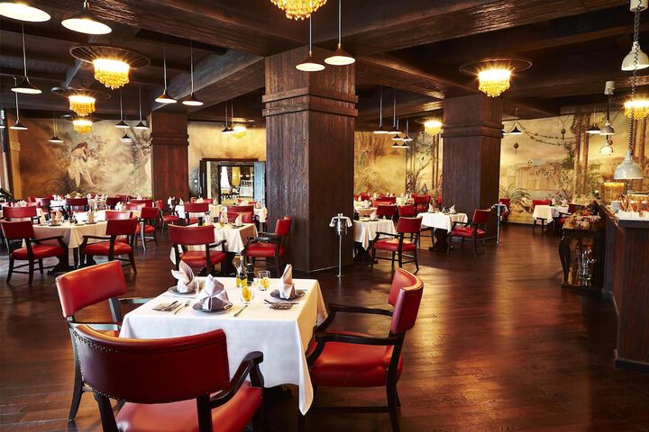 Dining 128 of 208