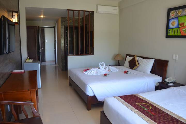 Room 6 of 75