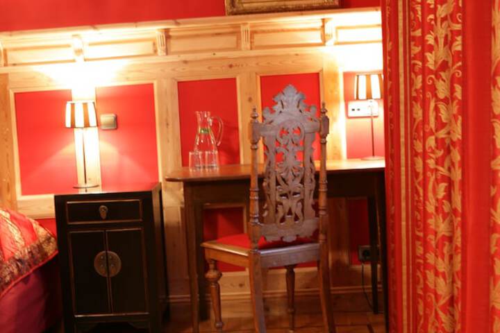 Room 9 of 66