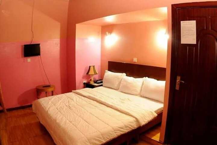Room 3 of 20