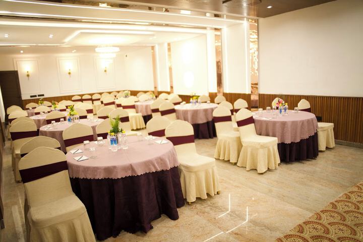 Ballroom/Hall 44 of 55