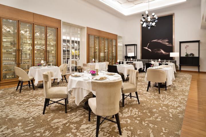 Dining 63 of 110