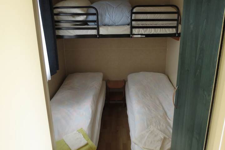 Room 17 of 44