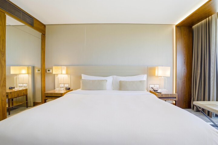 Room 33 of 108