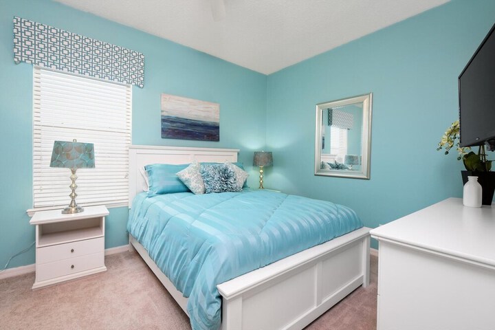 Room 4 of 34
