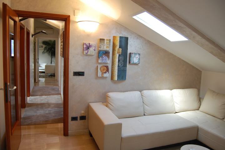 Room 15 of 98