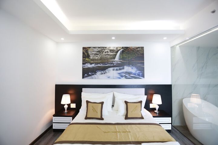 Room 16 of 79