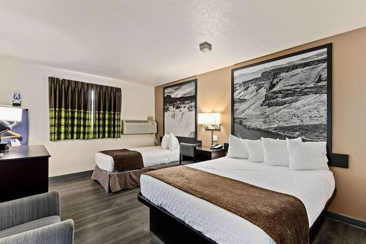 Room 8 of 34