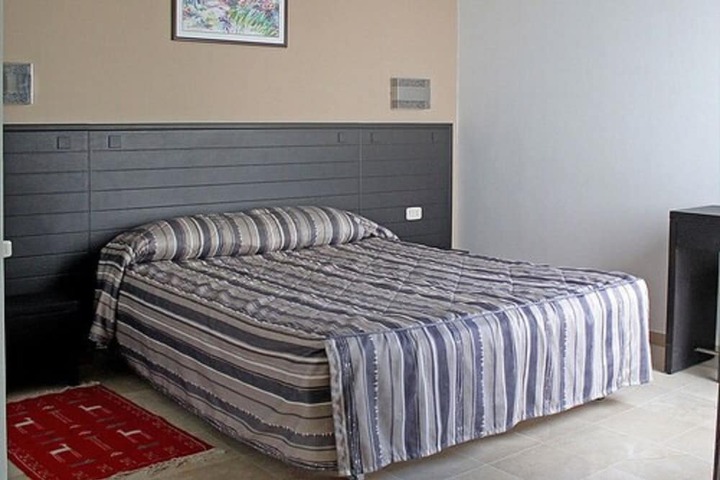 Room 5 of 30