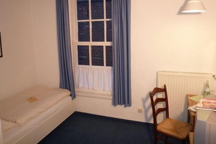 Room 7 of 44