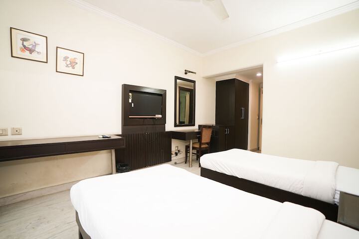 Room 14 of 37