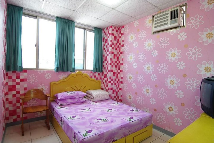 Room 12 of 13