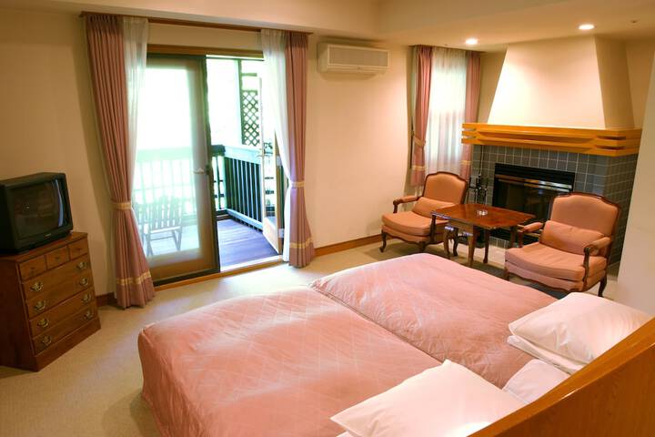 Room 7 of 113