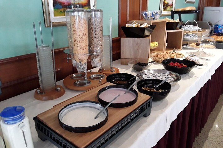 Breakfast/Coffee Service 39 of 50