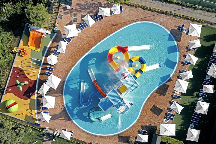 Pool 11 of 42