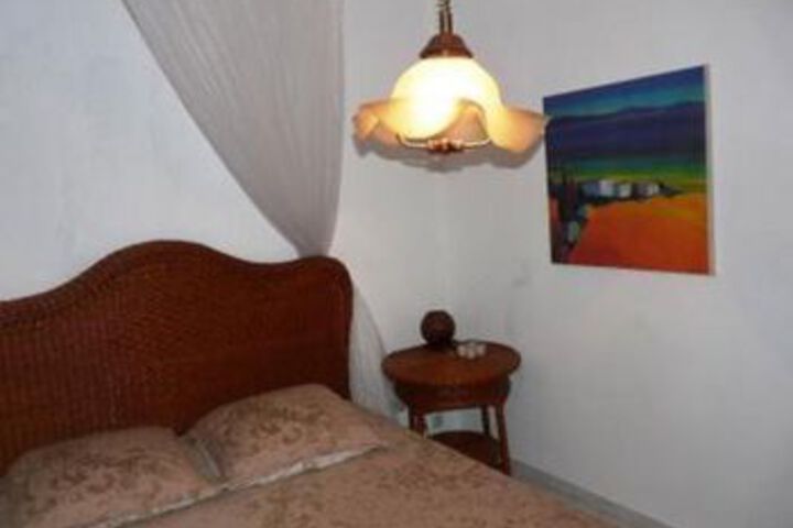 Room 4 of 13
