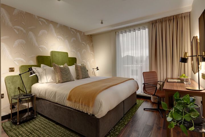 Room 8 of 27