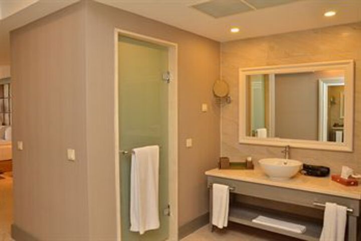 Room 3 of 54