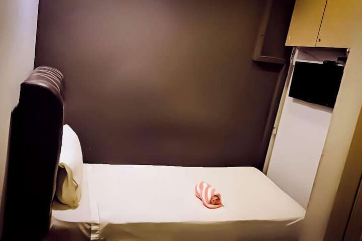 Room 13 of 50