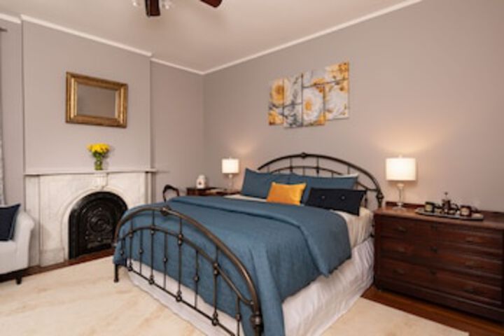 Room 25 of 282