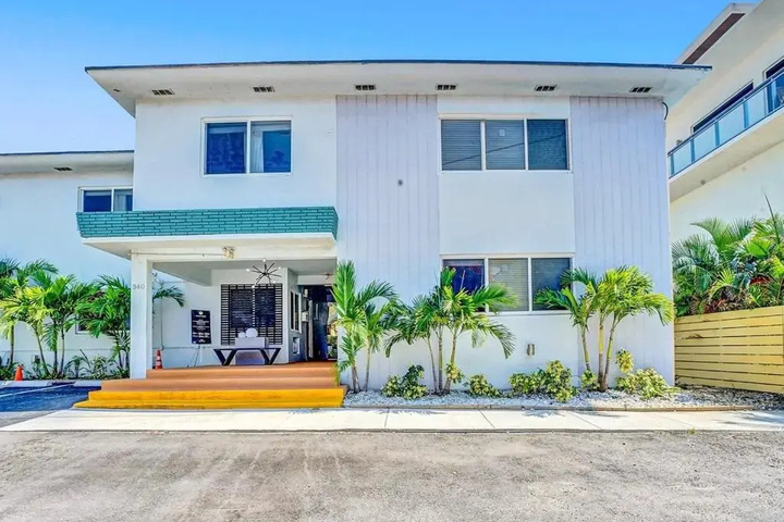 Exterior of Coast Studio Free Parking Pool Near Beach