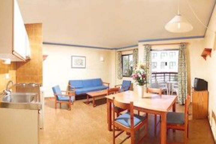 Room 3 of 7