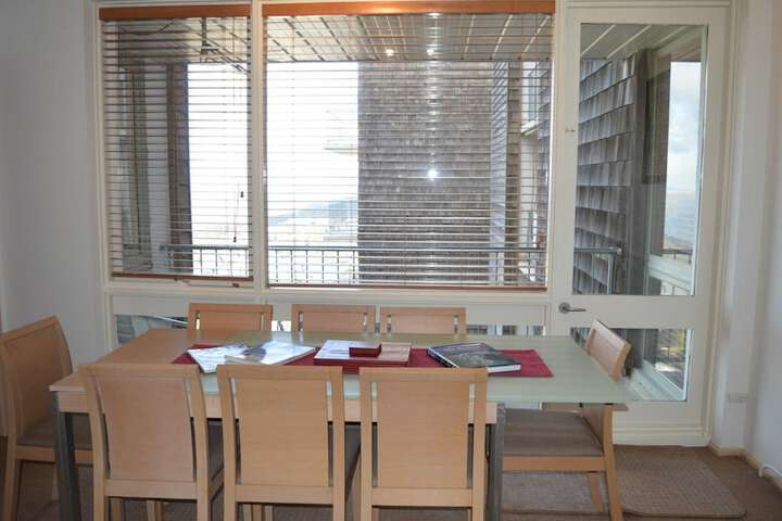 Room 4 of 12