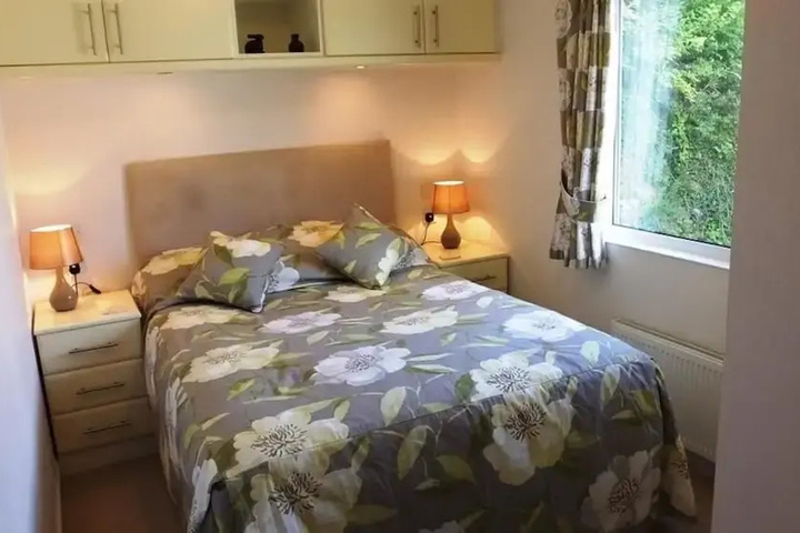 Room 4 of 11