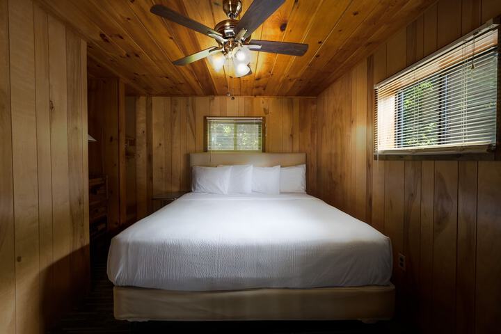 Room 27 of 324