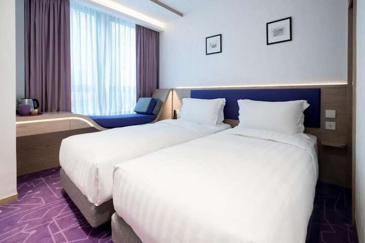 Room 16 of 39
