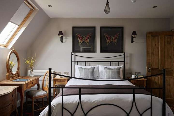 Room 3 of 38