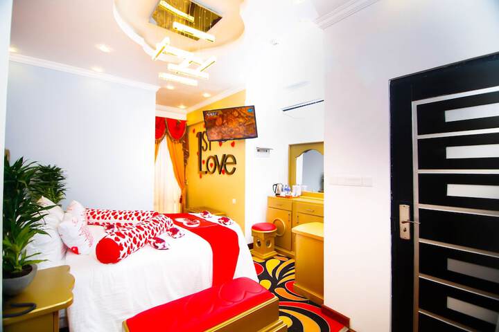 Room 93 of 230