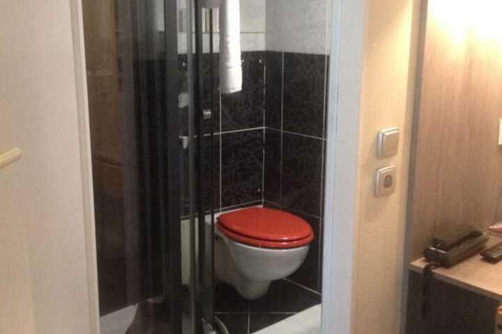 Room 7 of 20