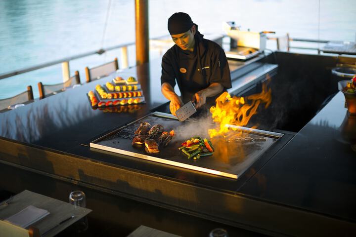 Dining 77 of 144