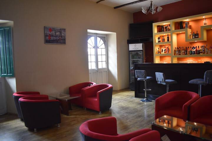 Lounge 50 of 58