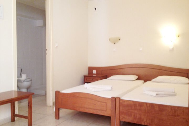 Room 17 of 39