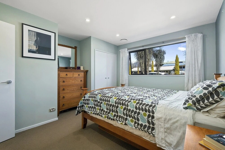 Room 5 of 14