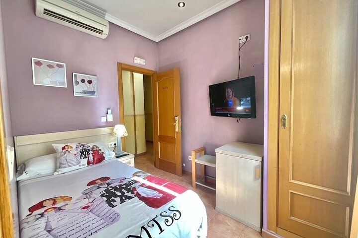 Room 14 of 38