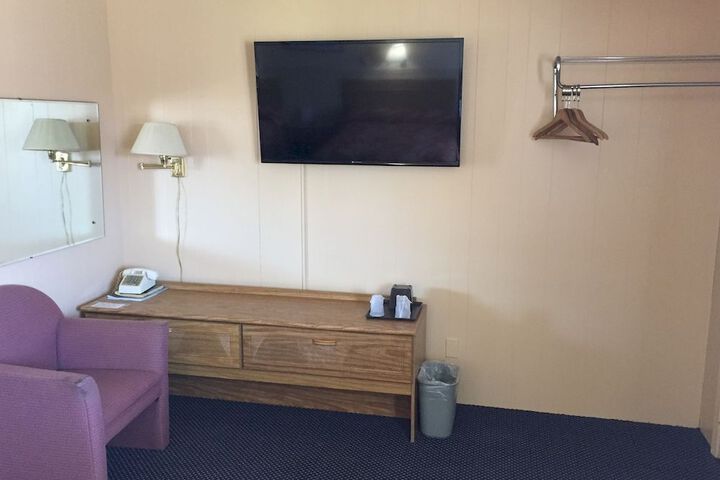 Room 11 of 29