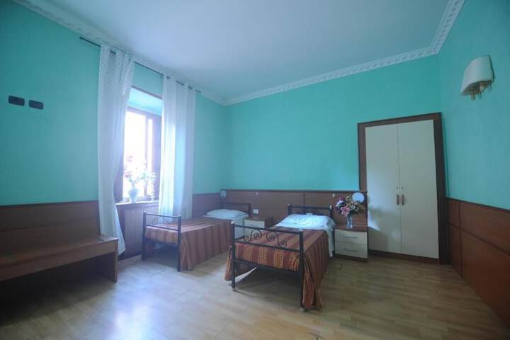 Room 3 of 9