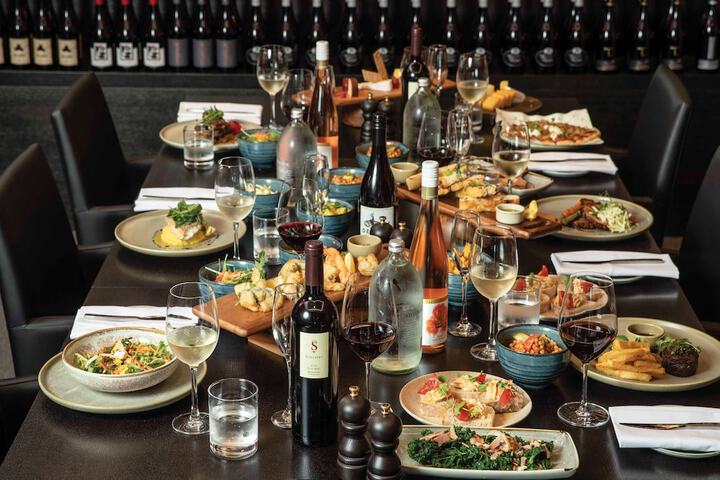 Dining 53 of 76